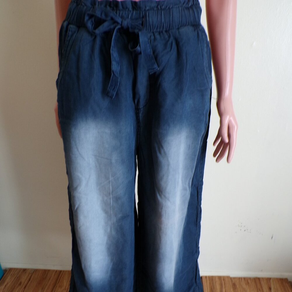 New Boutique Chambray Wide Leg Crop Pants | Tie Waist Denim Look Culottes